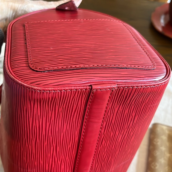 LV SPEEDY 25 RED EPI  UNBRANDED STRAP INCLUDED - Picture 12 of 17